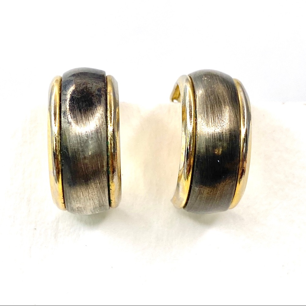 Vintage 80s brushed metal goldtone clip earrings